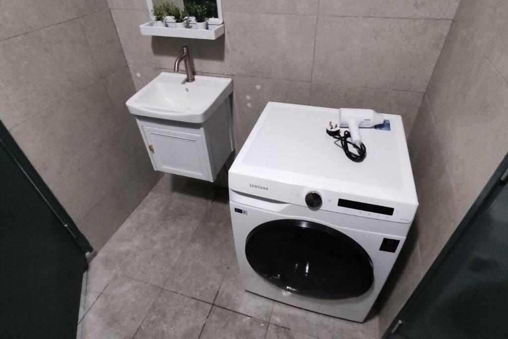 Comfort Bedroom @ Aera Residence بيتالينغ جايا المظهر الخارجي الصورة